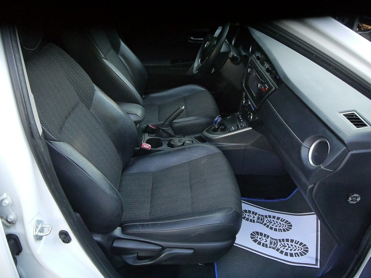 Toyota Auris - Zdjęcie 22