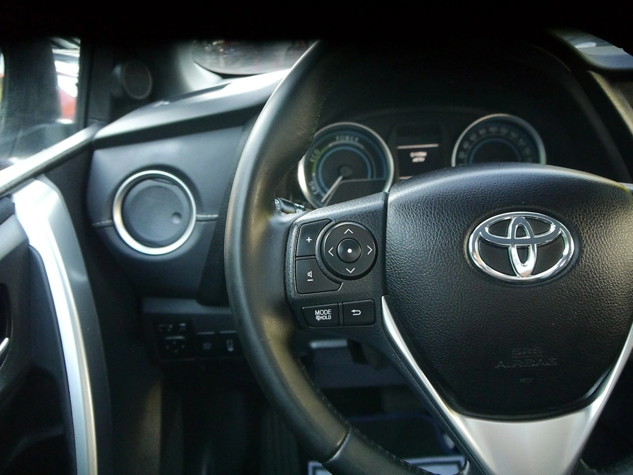 Toyota Auris - Zdjęcie 31