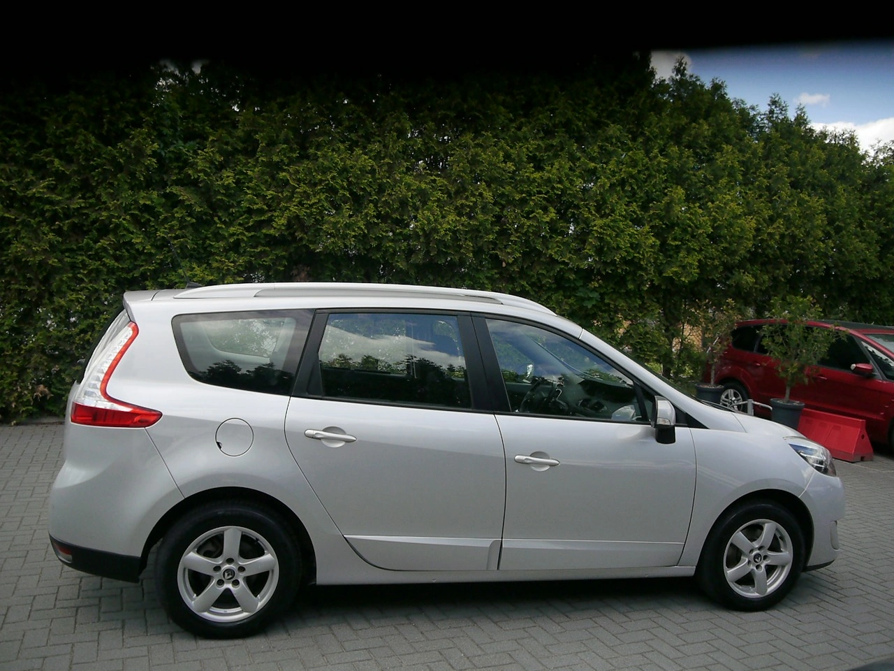 Renault Grand Scenic - Zdjęcie 9