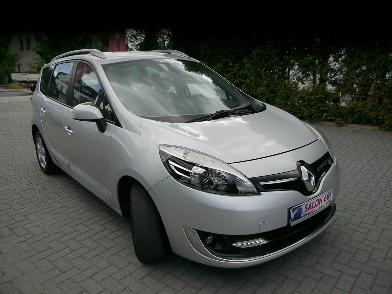 Renault Grand Scenic - Zdjęcie 11