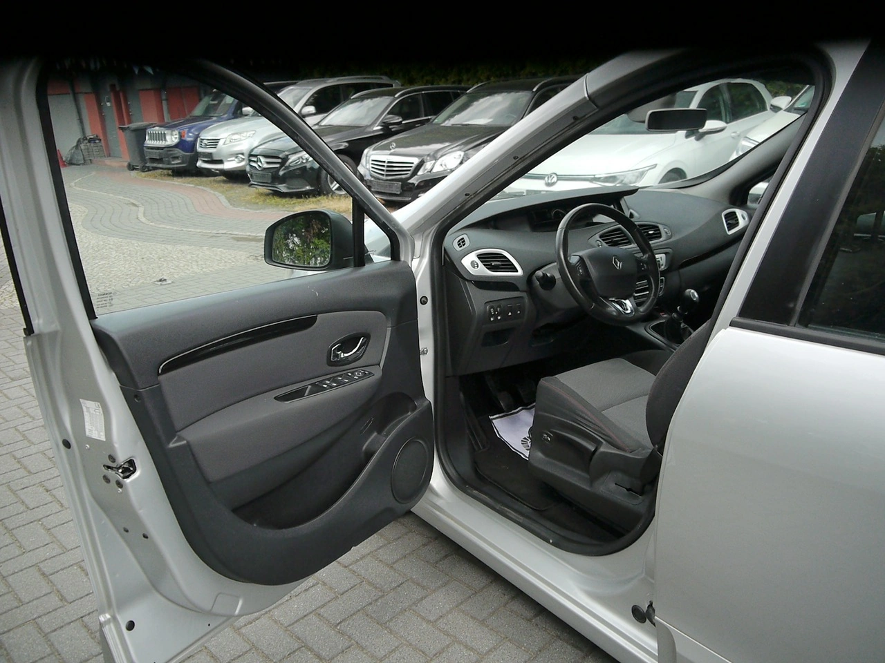 Renault Grand Scenic - Zdjęcie 12