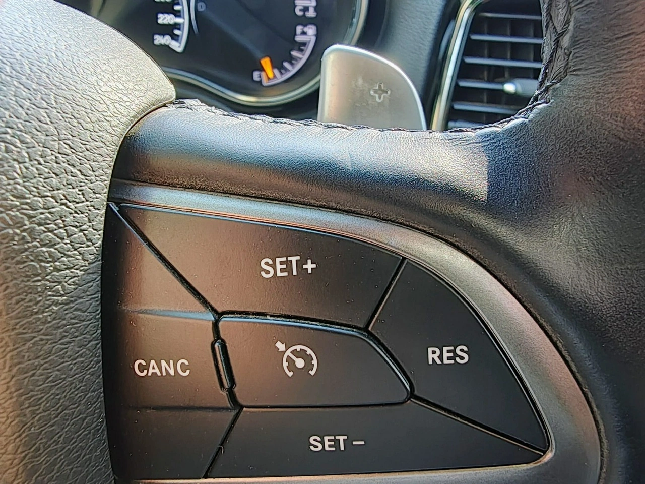 Jeep Grand Cherokee - Zdjęcie 10