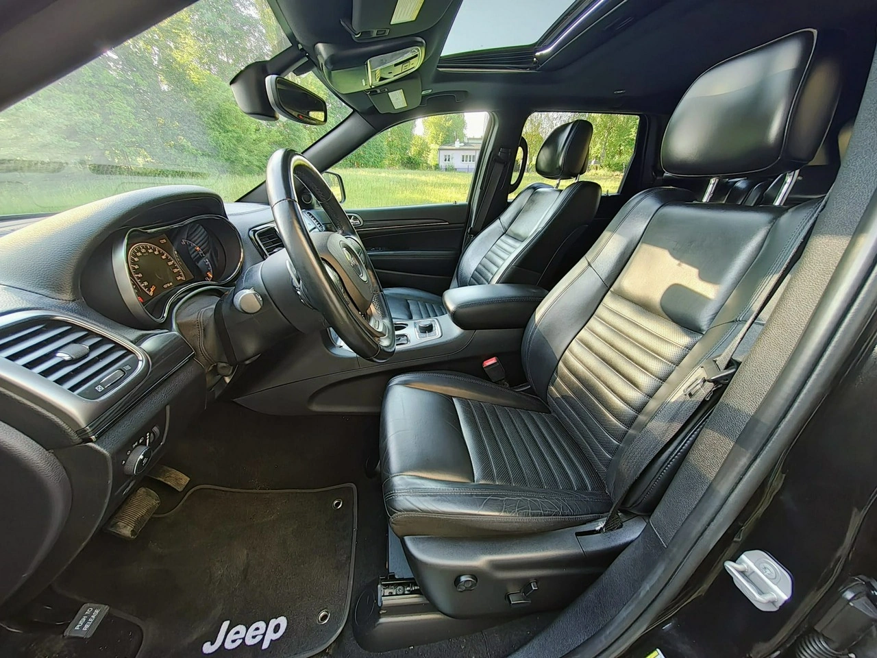 Jeep Grand Cherokee - Zdjęcie 24