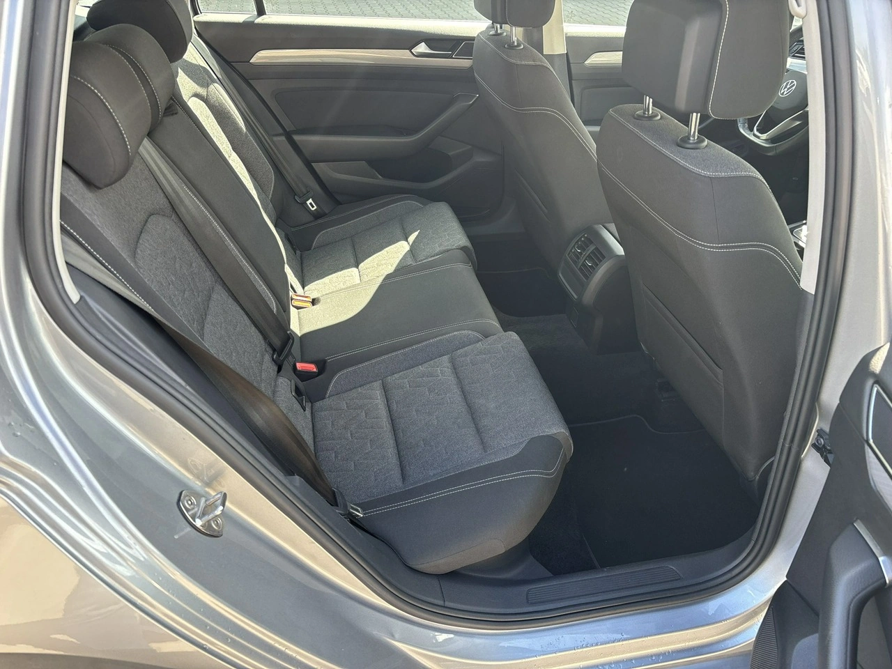 Volkswagen Passat - Zdjęcie 14