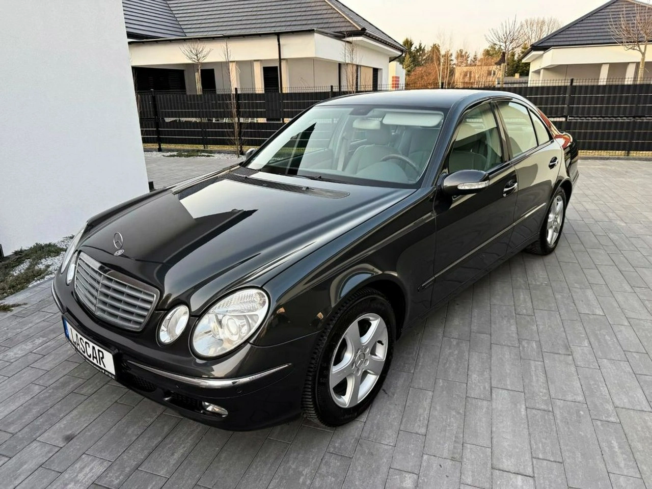 Mercedes E 220 - Zdjęcie 12