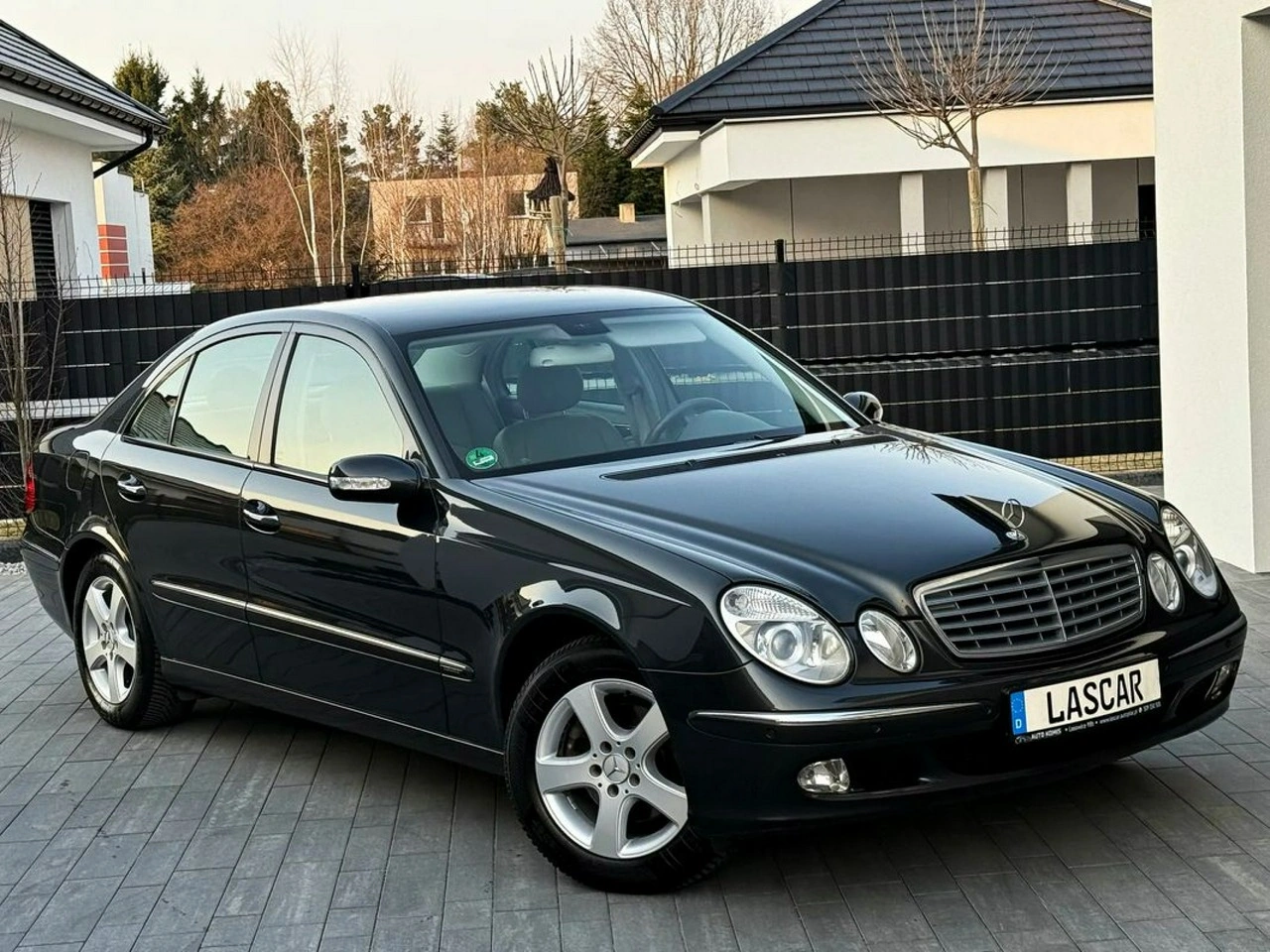 Mercedes E 220 - Zdjęcie 16