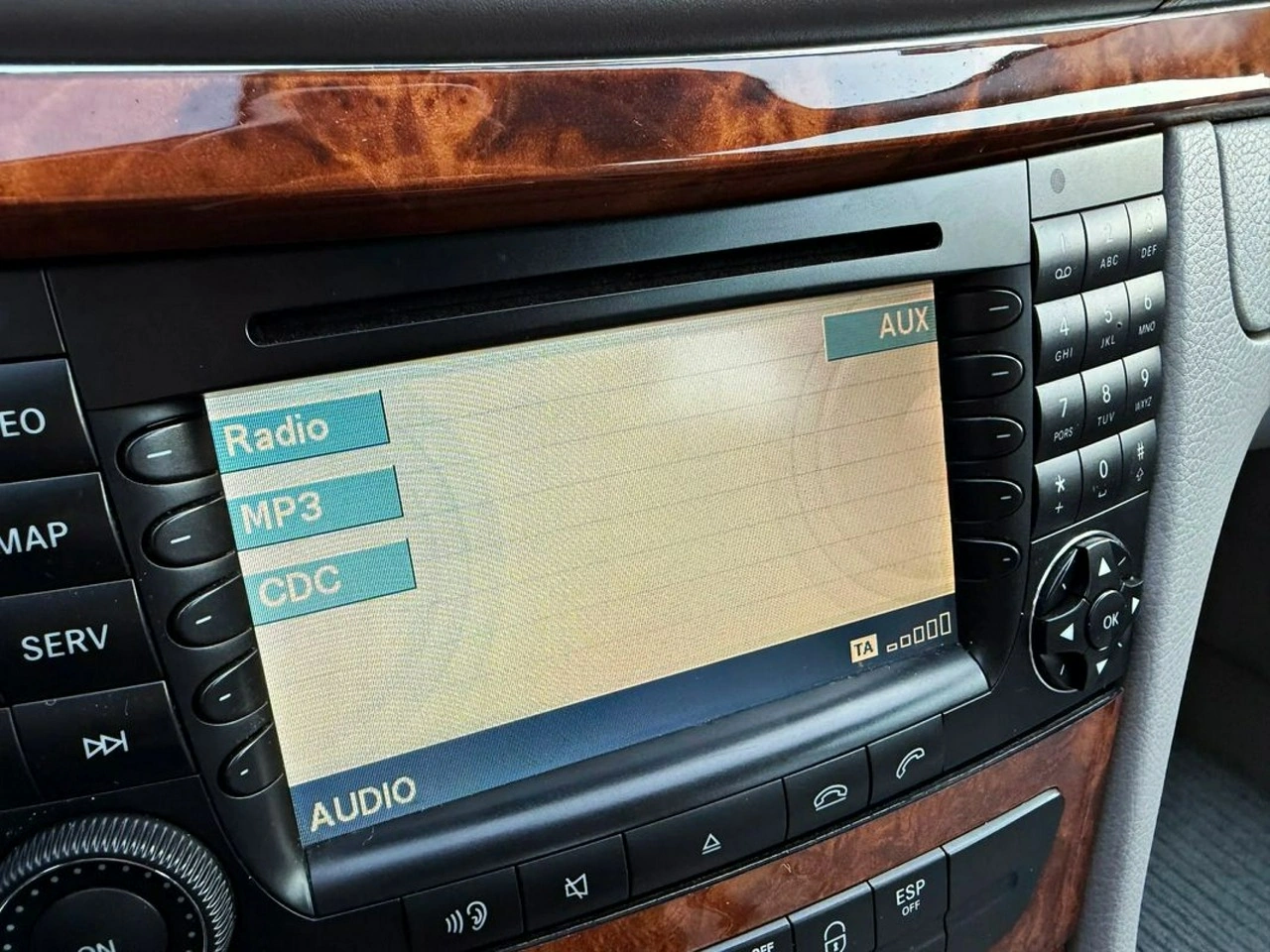 Mercedes E 220 - Zdjęcie 21