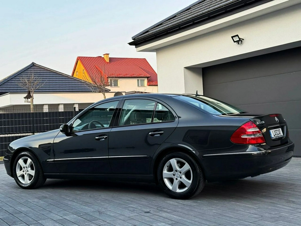 Mercedes E 220 - Zdjęcie 24