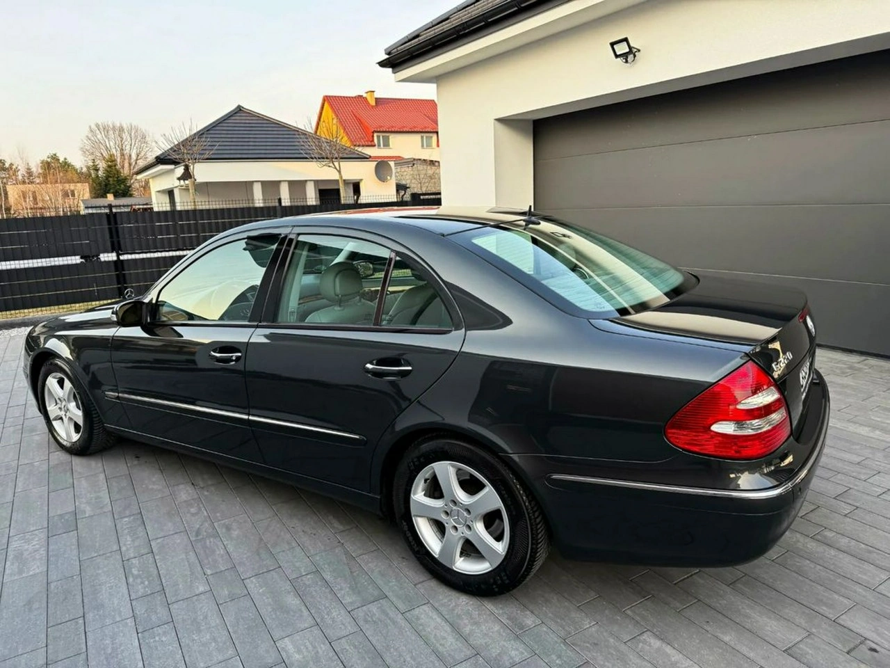 Mercedes E 220 - Zdjęcie 25