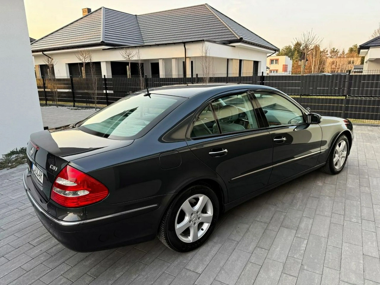 Mercedes E 220 - Zdjęcie 27
