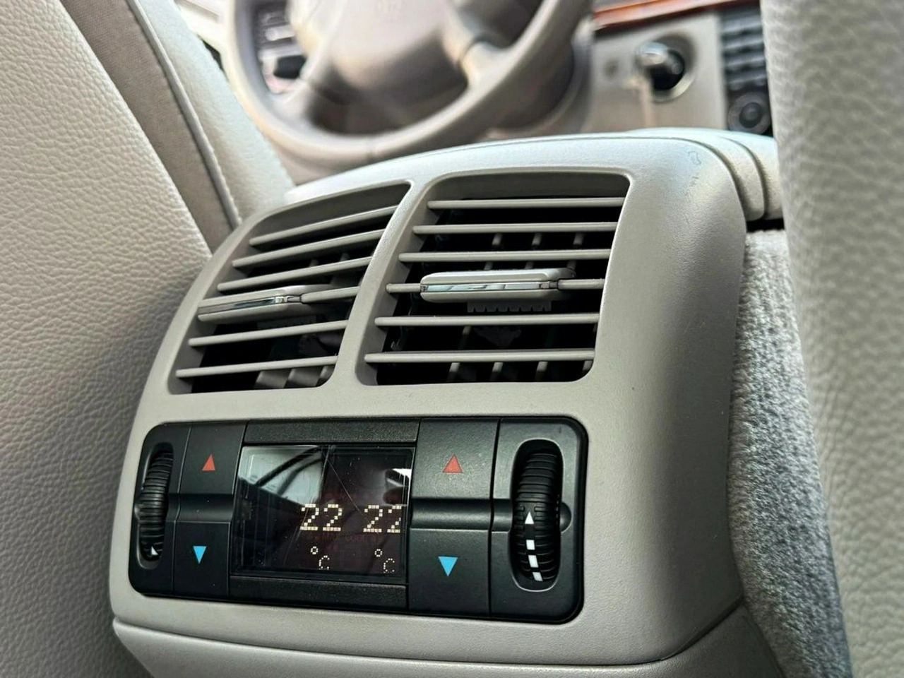 Mercedes E 220 - Zdjęcie 31