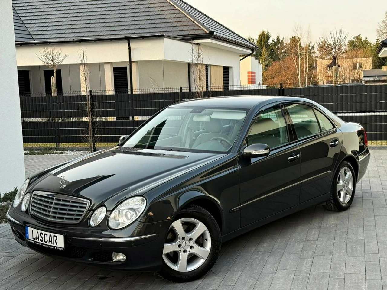Mercedes E 220 - Zdjęcie 4