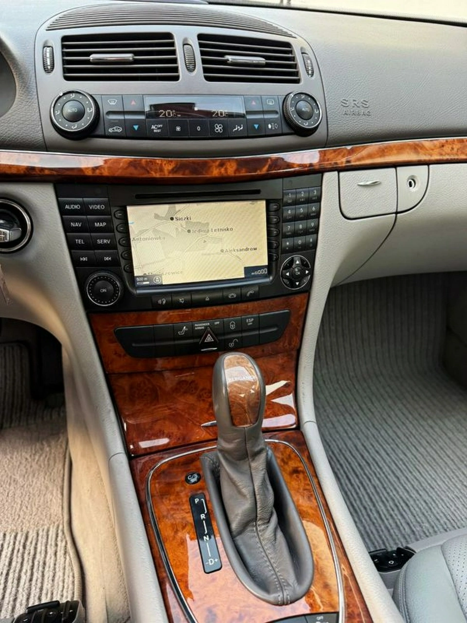 Mercedes E 220 - Zdjęcie 9