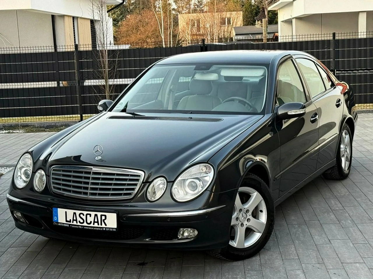 Mercedes E 220 - Główne zdjęcie