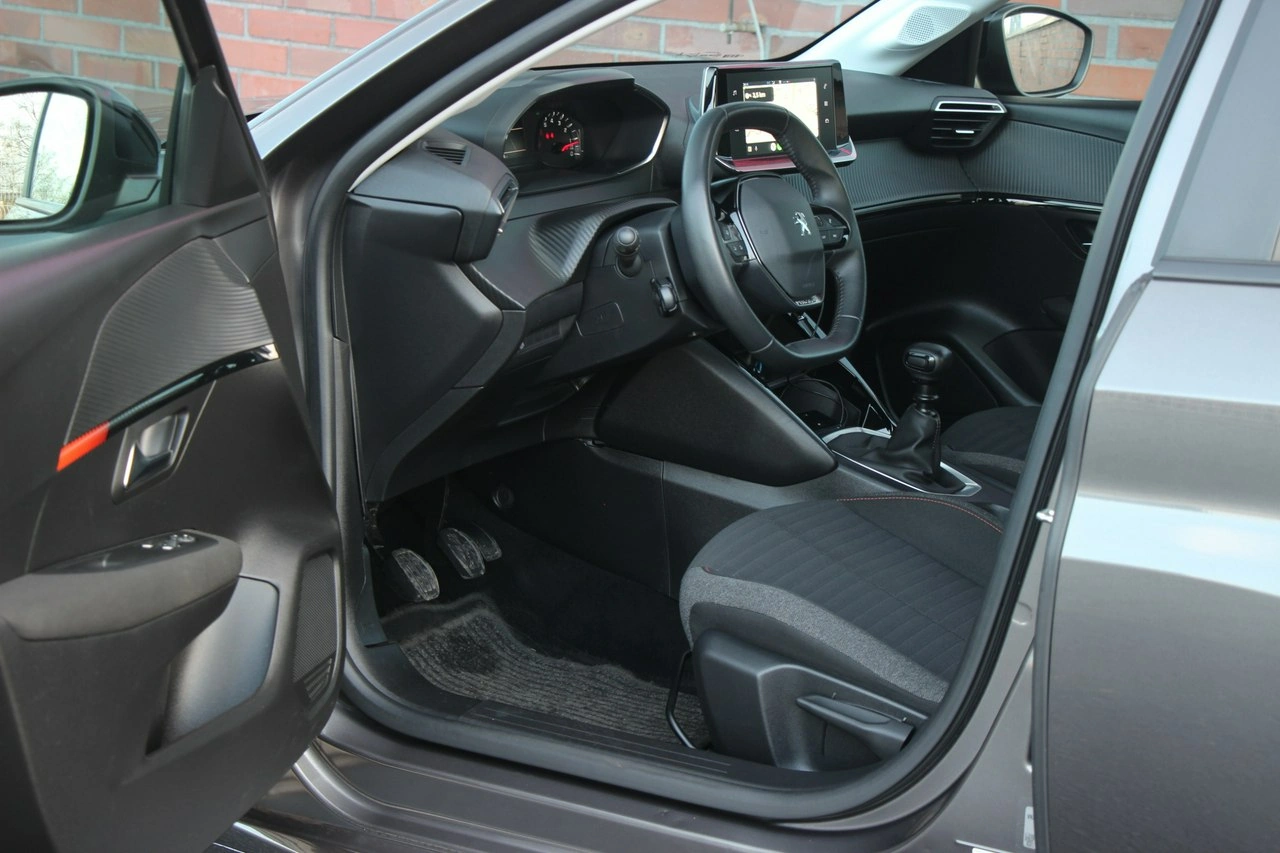 Peugeot 208 - Zdjęcie 11