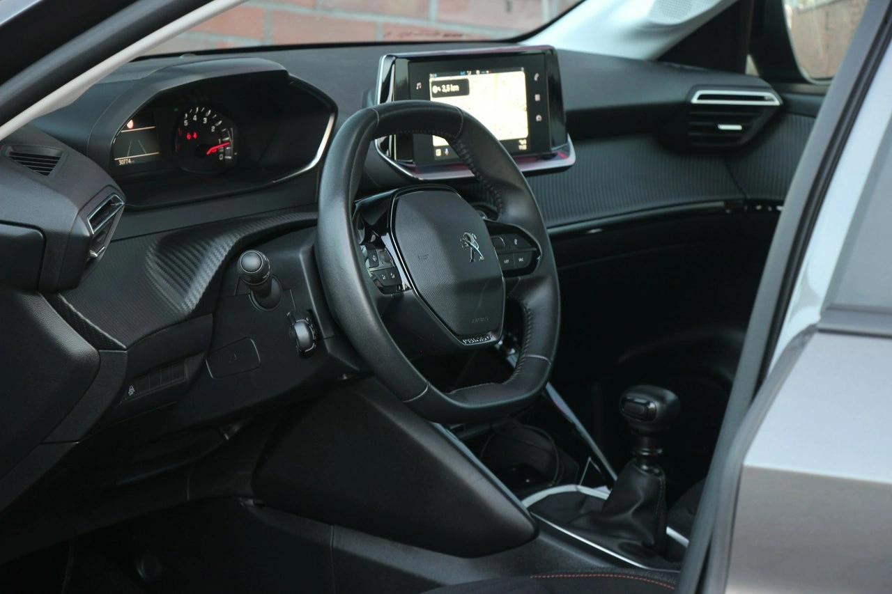 Peugeot 208 - Zdjęcie 12