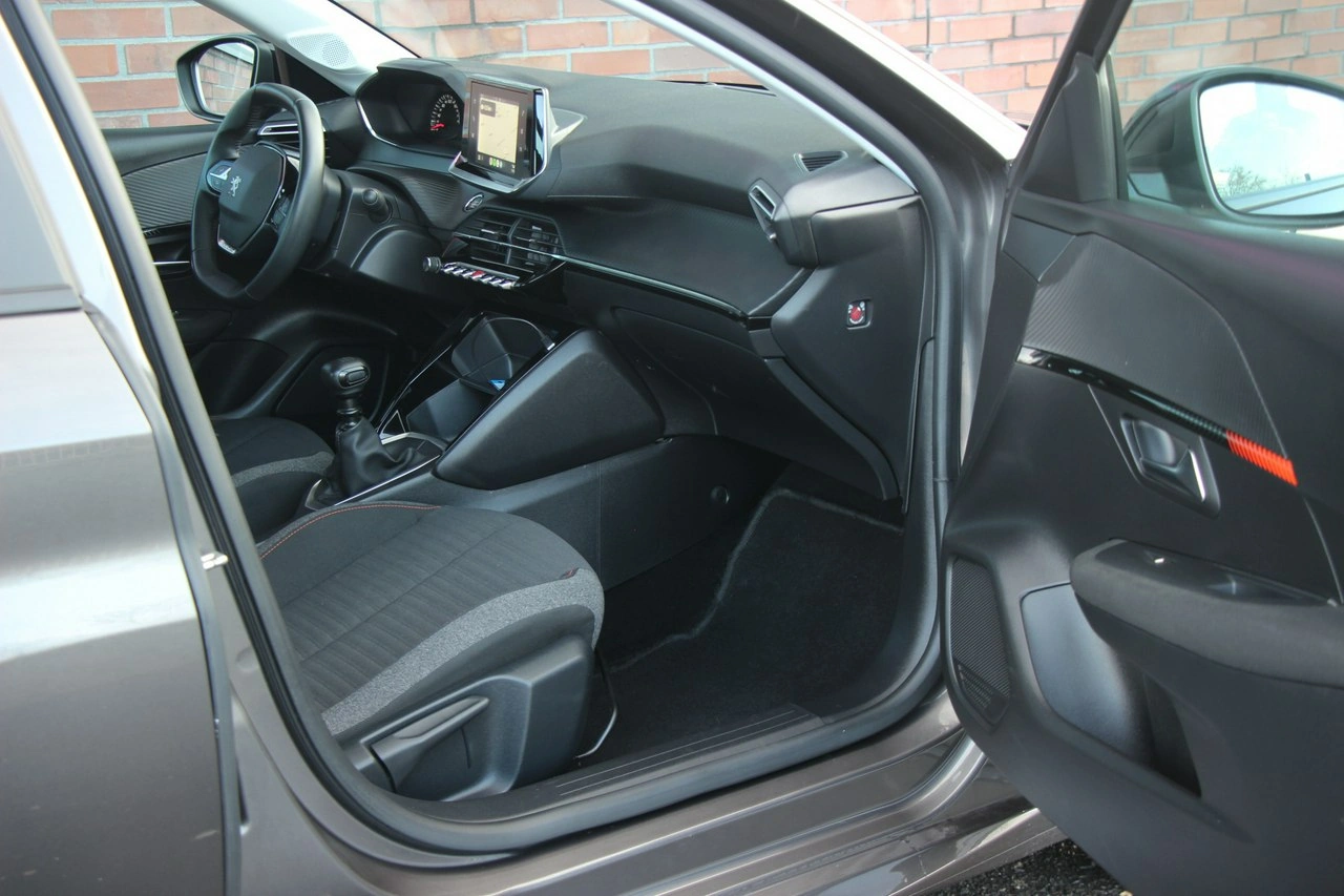 Peugeot 208 - Zdjęcie 29