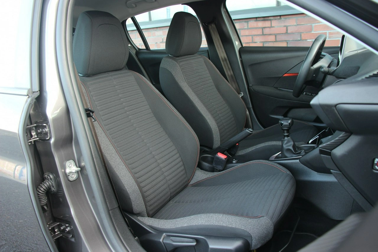 Peugeot 208 - Zdjęcie 37