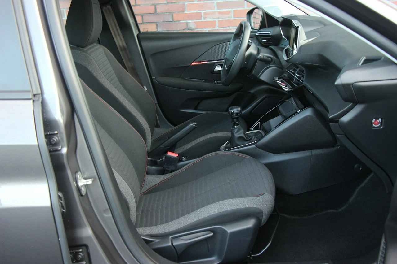 Peugeot 208 - Zdjęcie 38