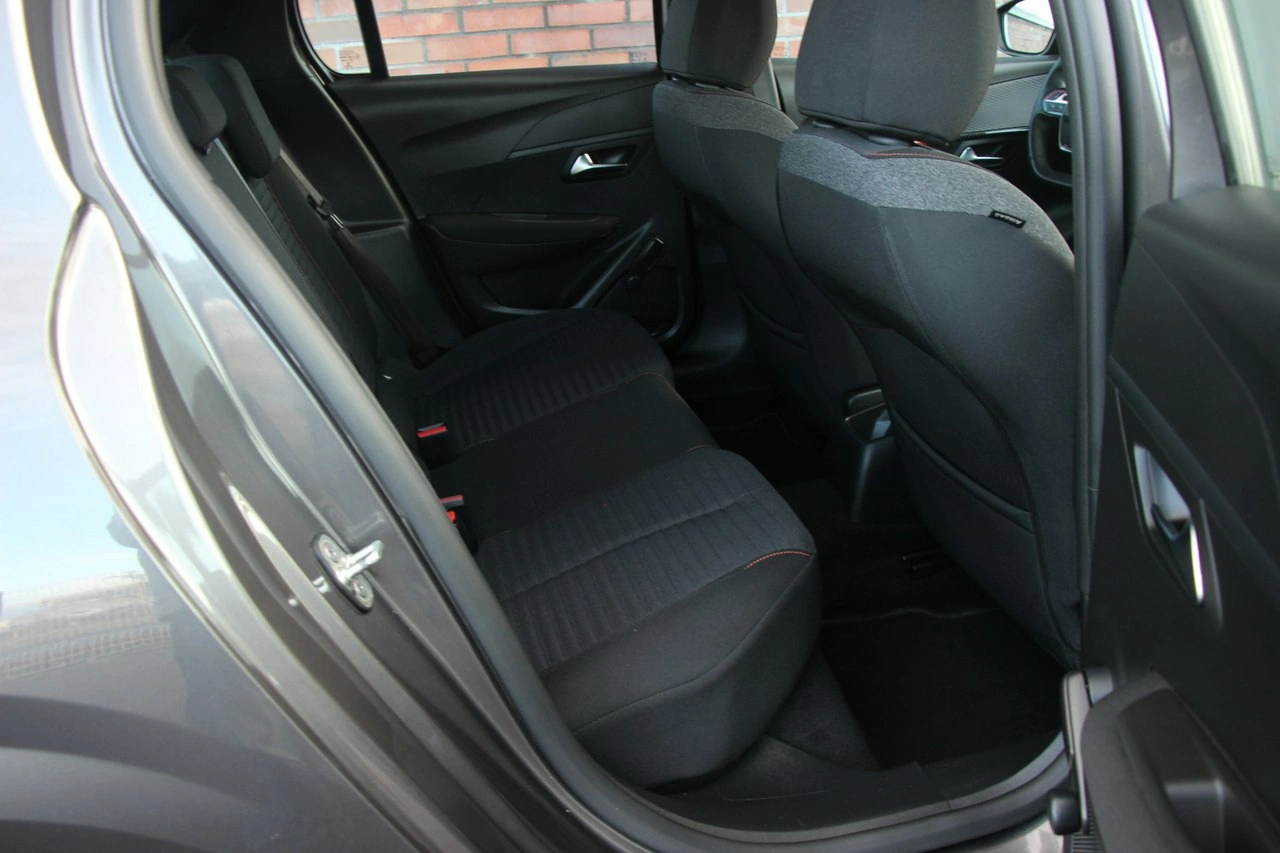 Peugeot 208 - Zdjęcie 39