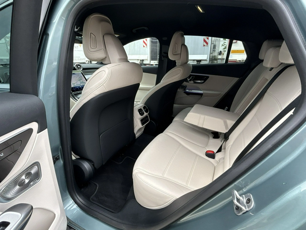 Mercedes GLC 300 - Zdjęcie 14