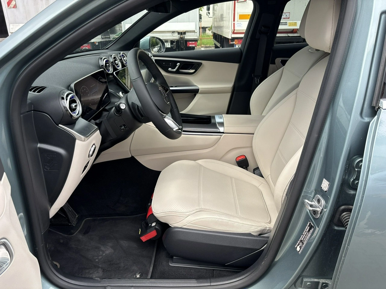 Mercedes GLC 300 - Zdjęcie 8