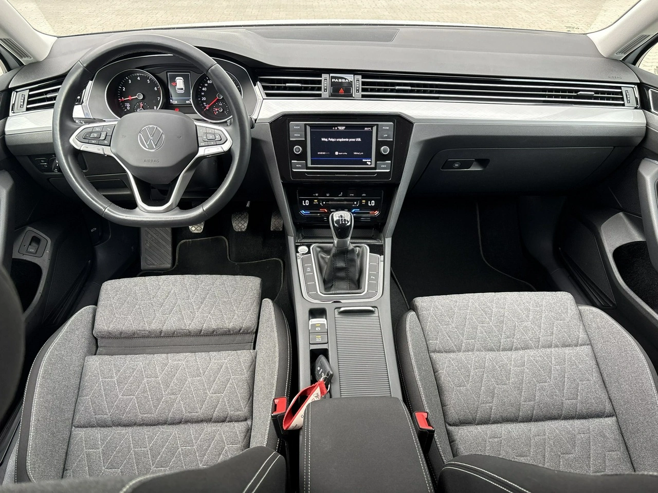 Volkswagen Passat - Zdjęcie 12