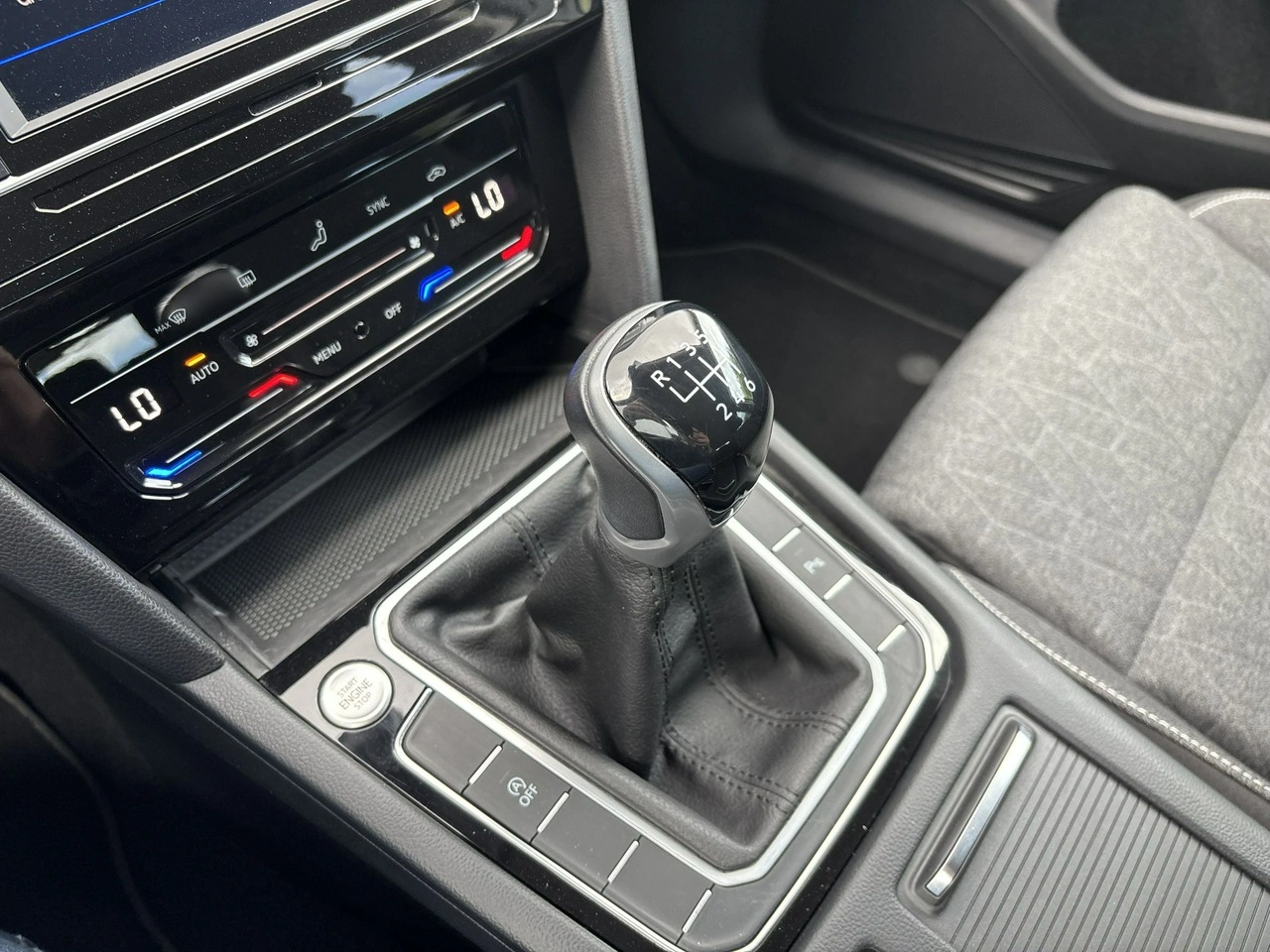 Volkswagen Passat - Zdjęcie 17