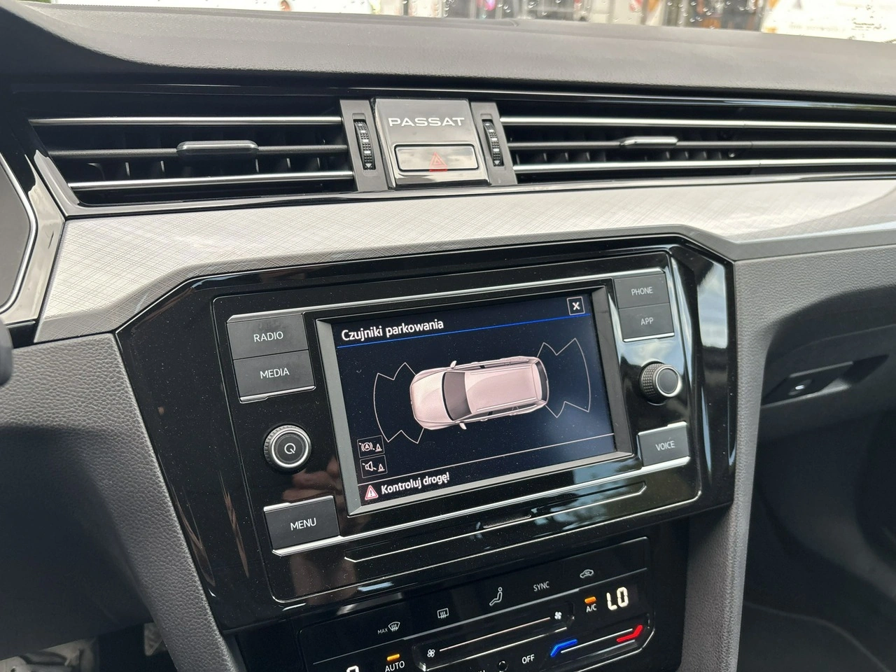 Volkswagen Passat - Zdjęcie 18