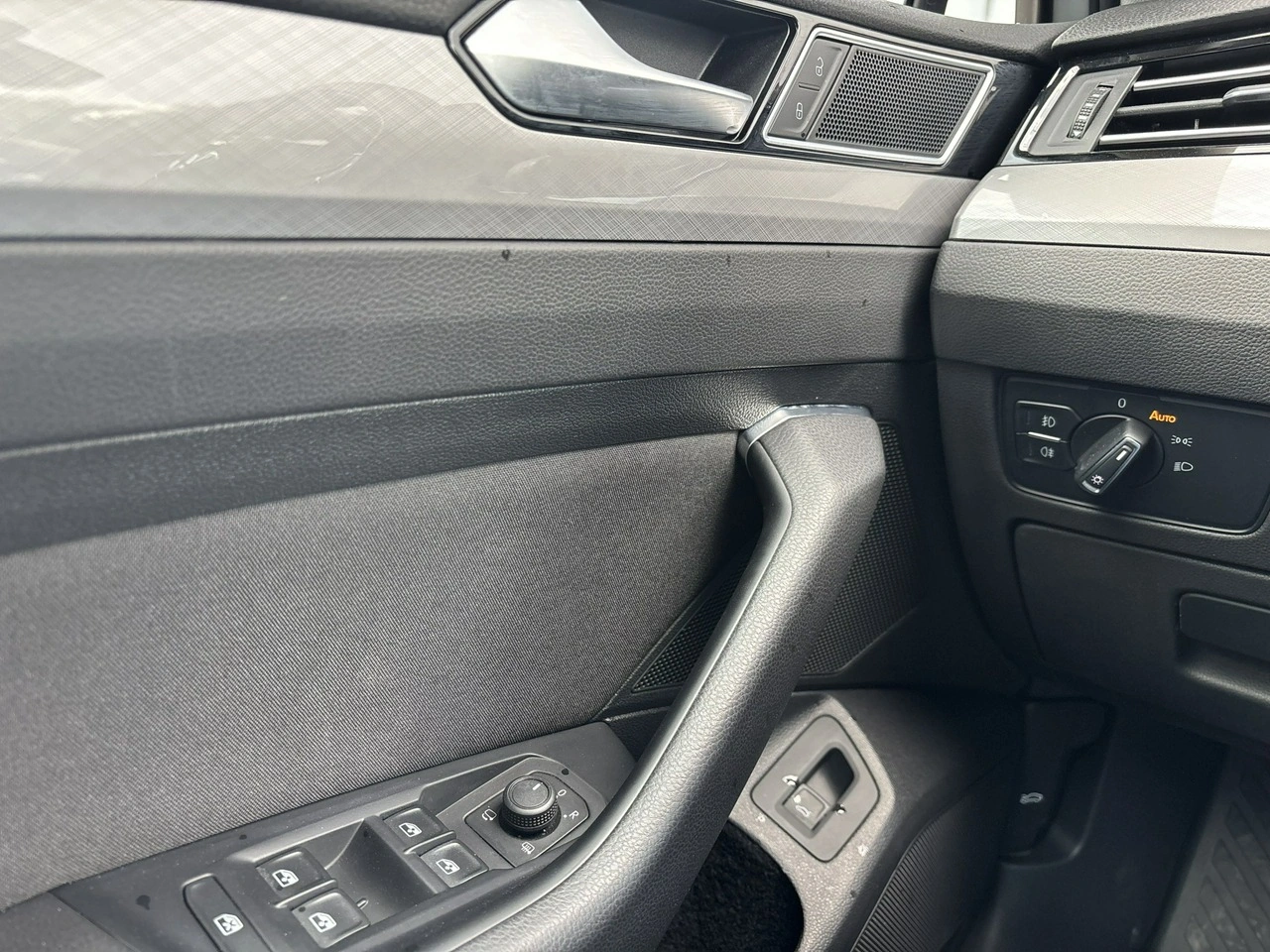 Volkswagen Passat - Zdjęcie 23