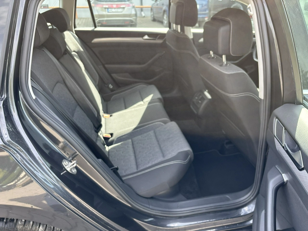 Volkswagen Passat - Zdjęcie 14