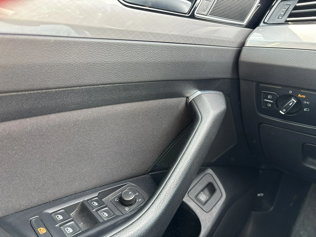 Volkswagen Passat - Zdjęcie 24