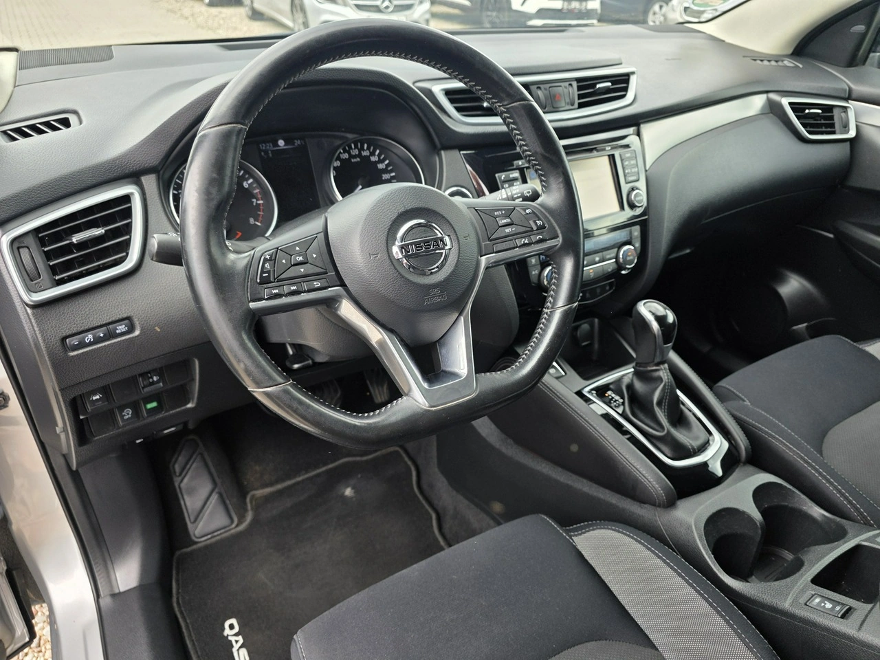 Nissan Qashqai - Zdjęcie 14
