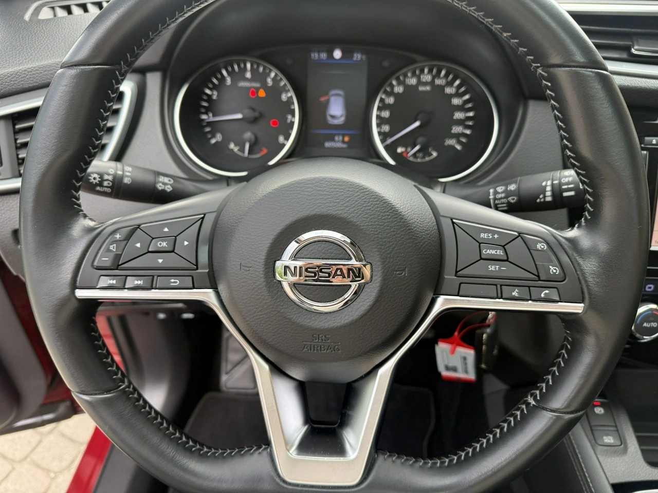 Nissan Qashqai - Zdjęcie 17