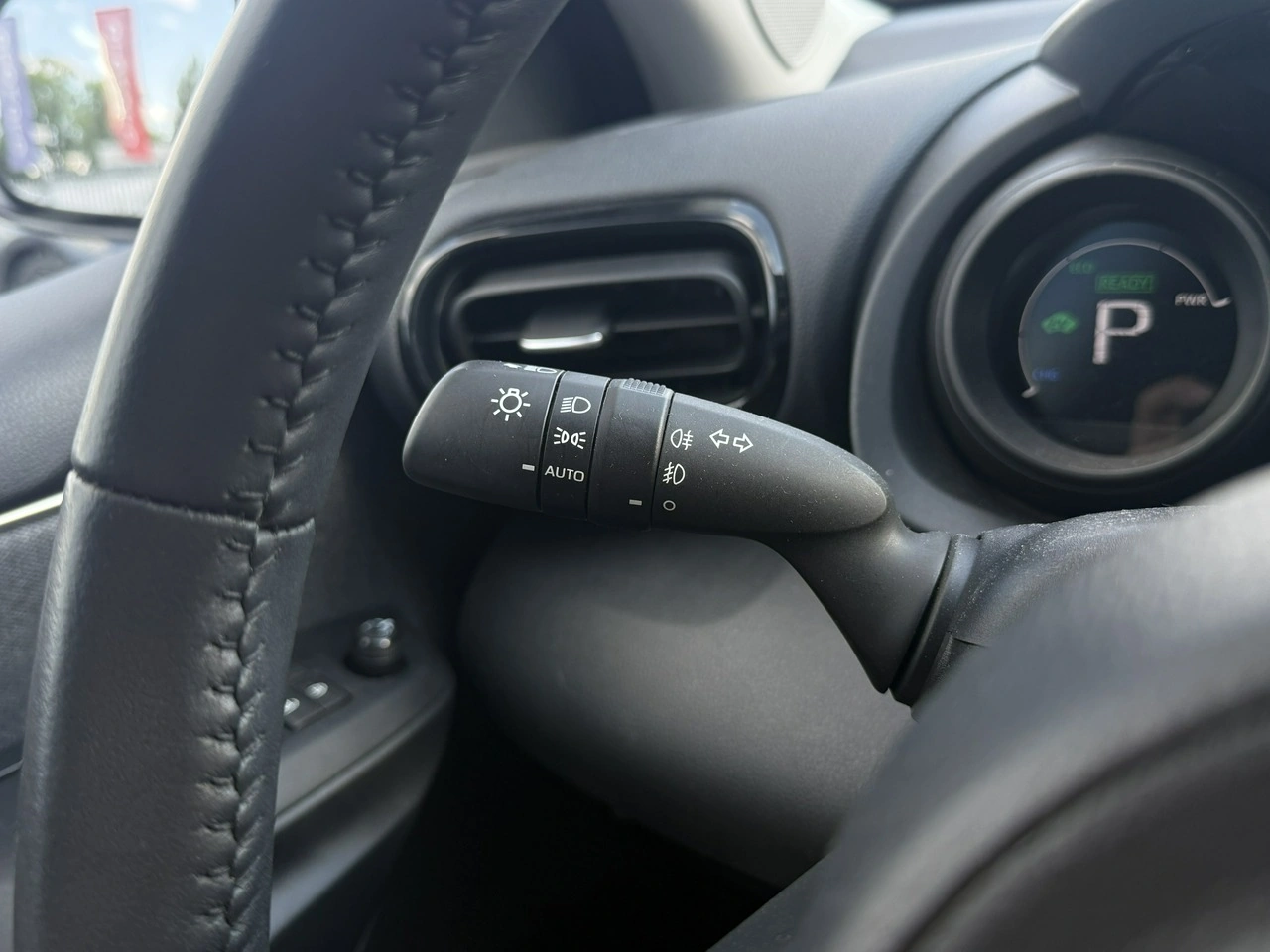 Toyota Yaris - Zdjęcie 9