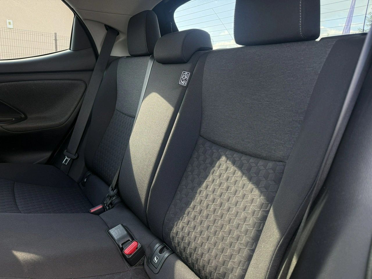 Toyota Yaris - Zdjęcie 4
