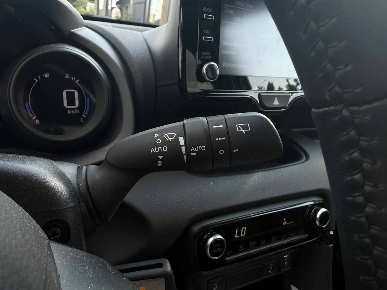 Toyota Yaris - Zdjęcie 8