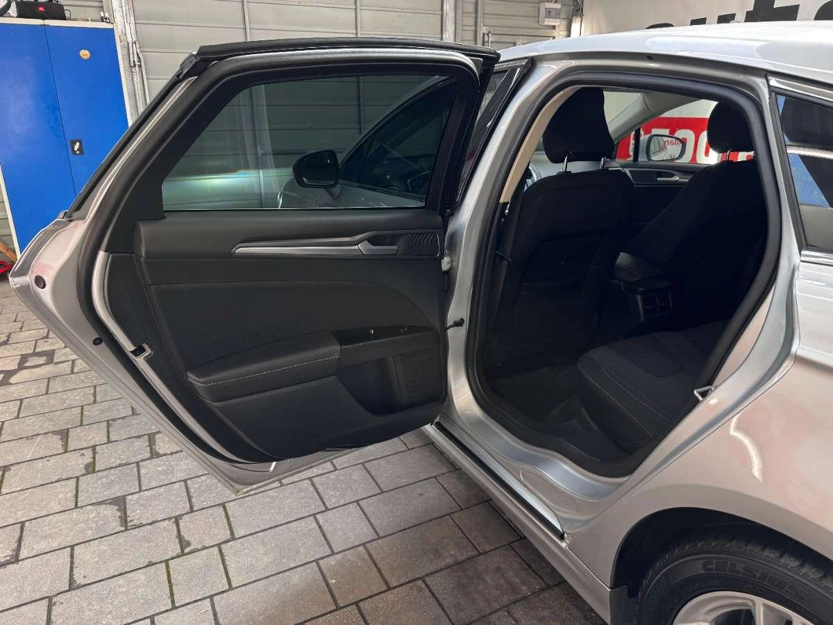 Ford Mondeo - Zdjęcie 31