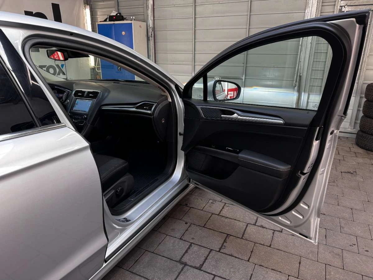 Ford Mondeo - Zdjęcie 36