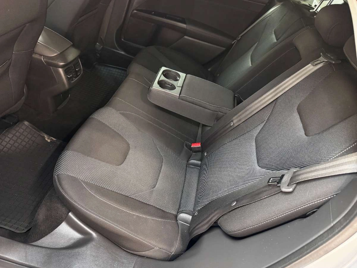 Ford Mondeo - Zdjęcie 32