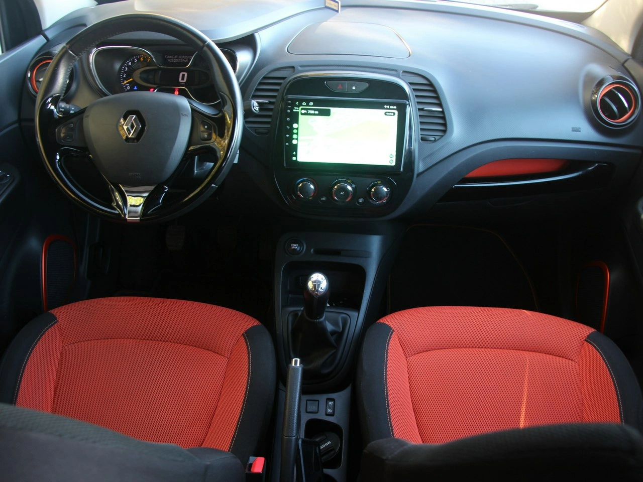 Renault Captur - Zdjęcie 25