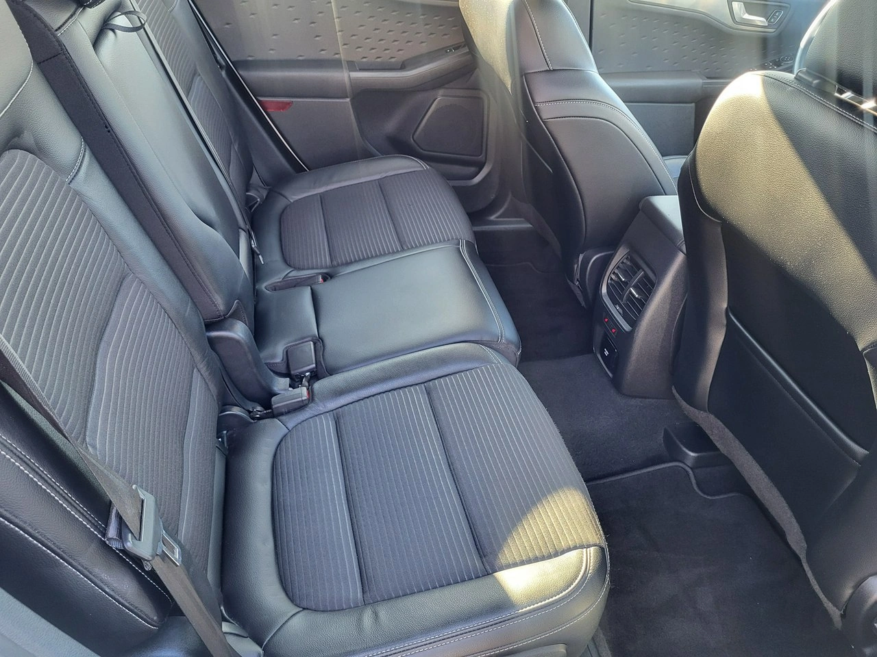 Ford Kuga - Zdjęcie 15