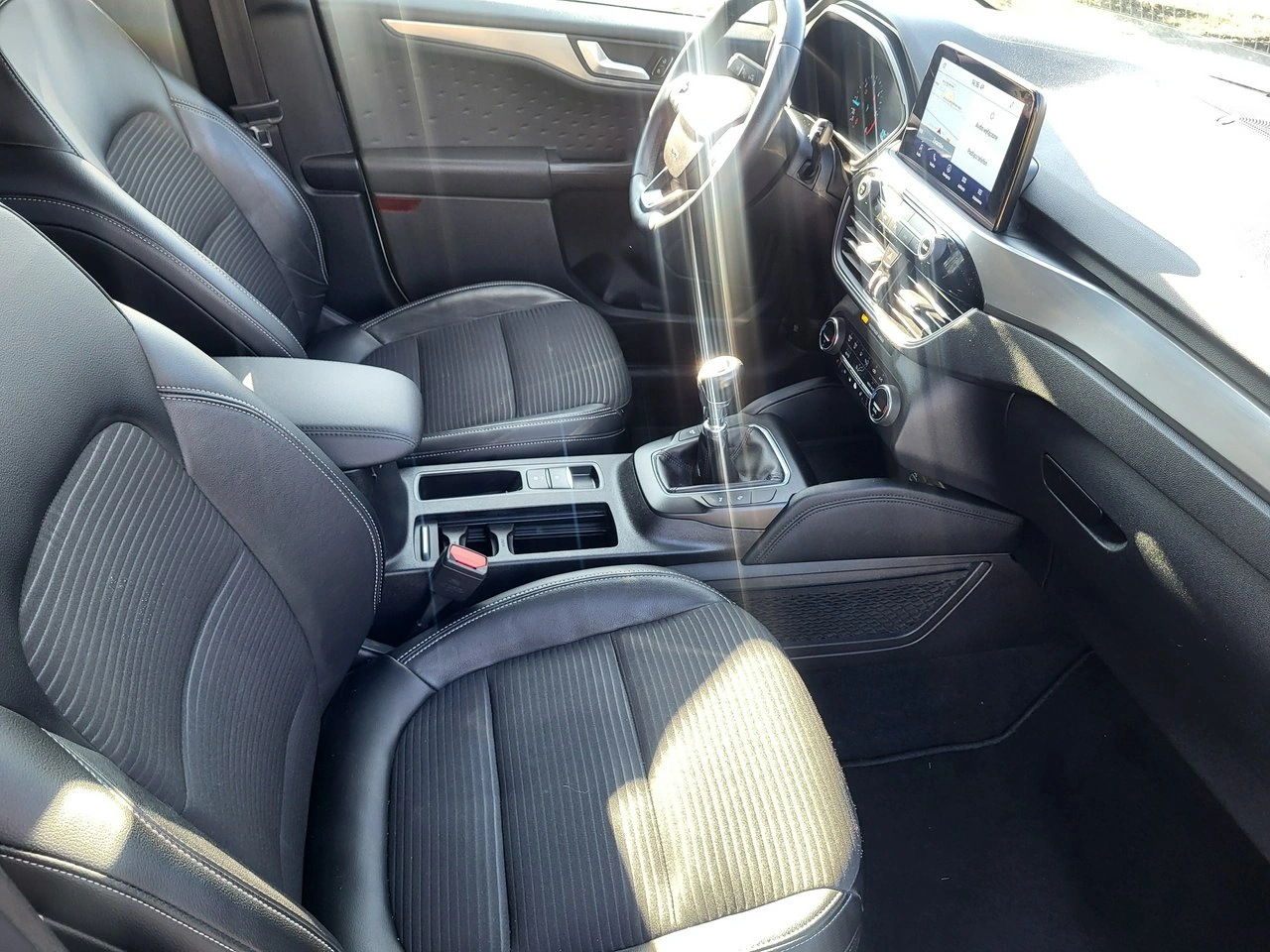 Ford Kuga - Zdjęcie 17