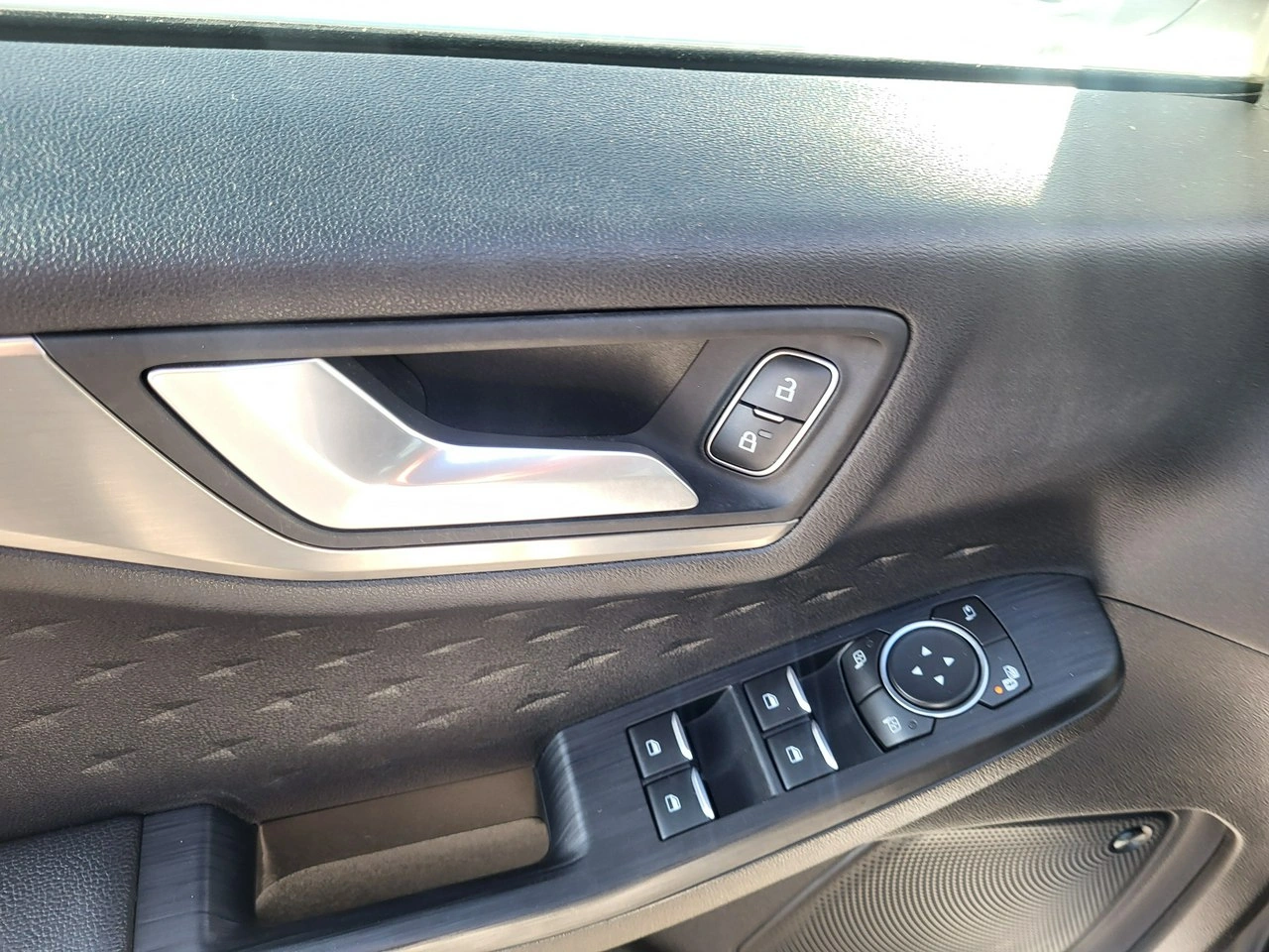Ford Kuga - Zdjęcie 19