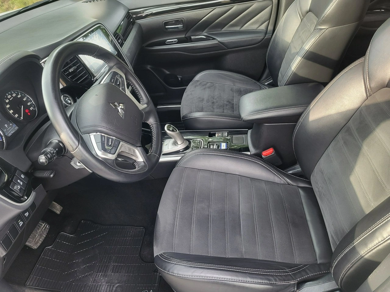 Mitsubishi Outlander - Zdjęcie 9