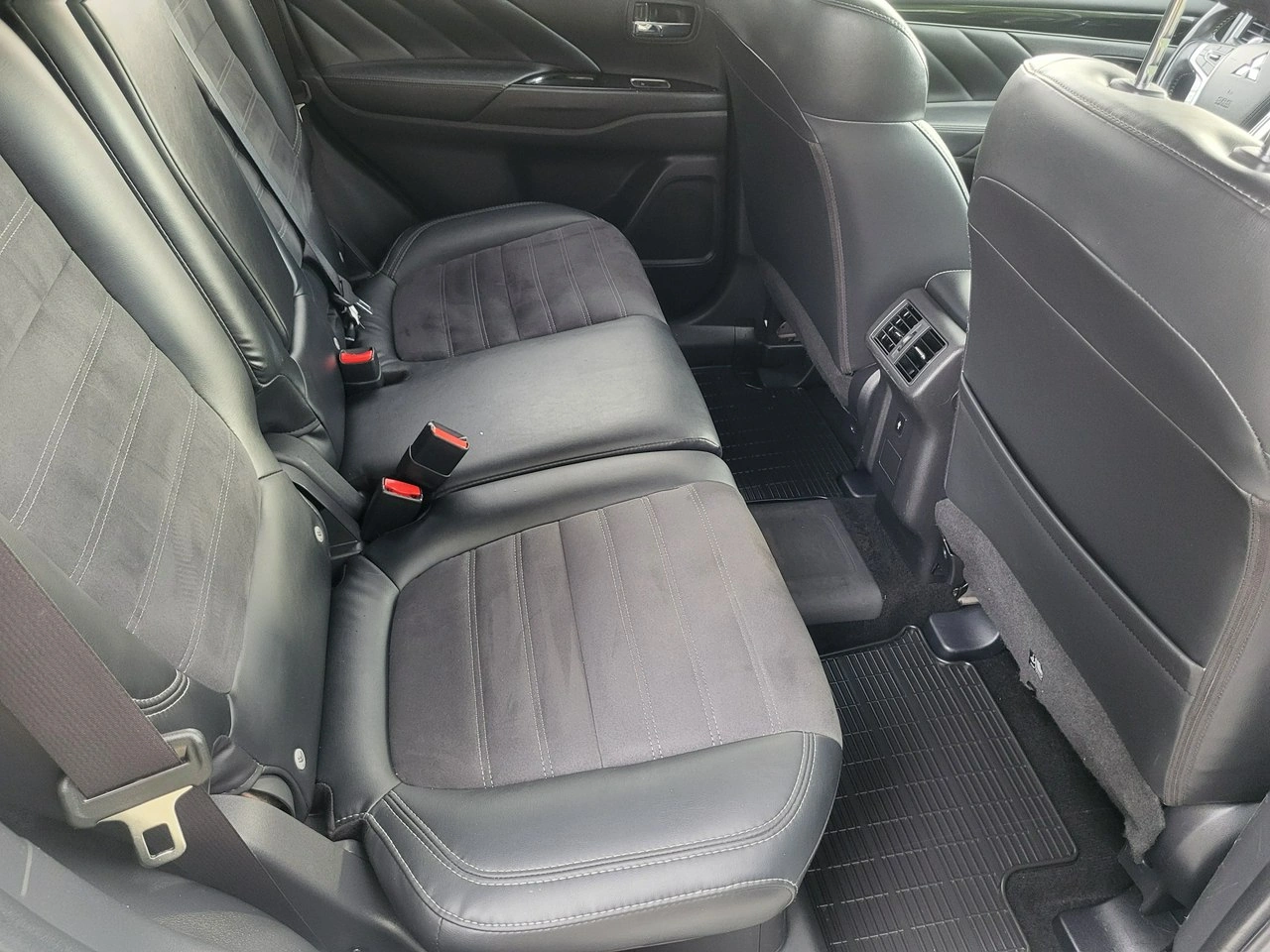 Mitsubishi Outlander - Zdjęcie 16