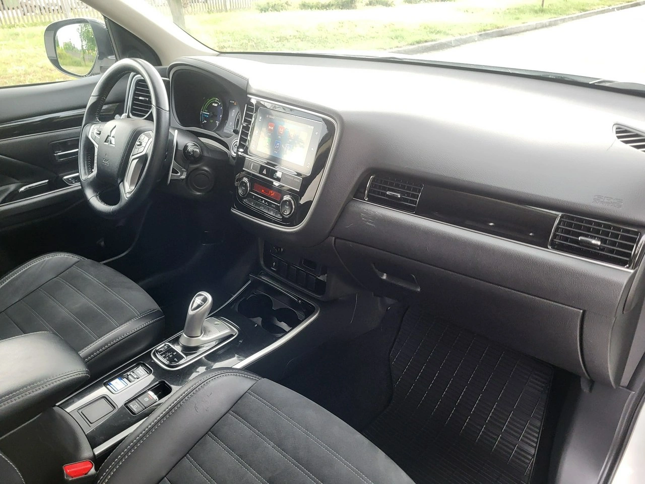 Mitsubishi Outlander - Zdjęcie 18