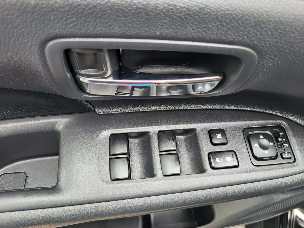 Mitsubishi Outlander - Zdjęcie 13
