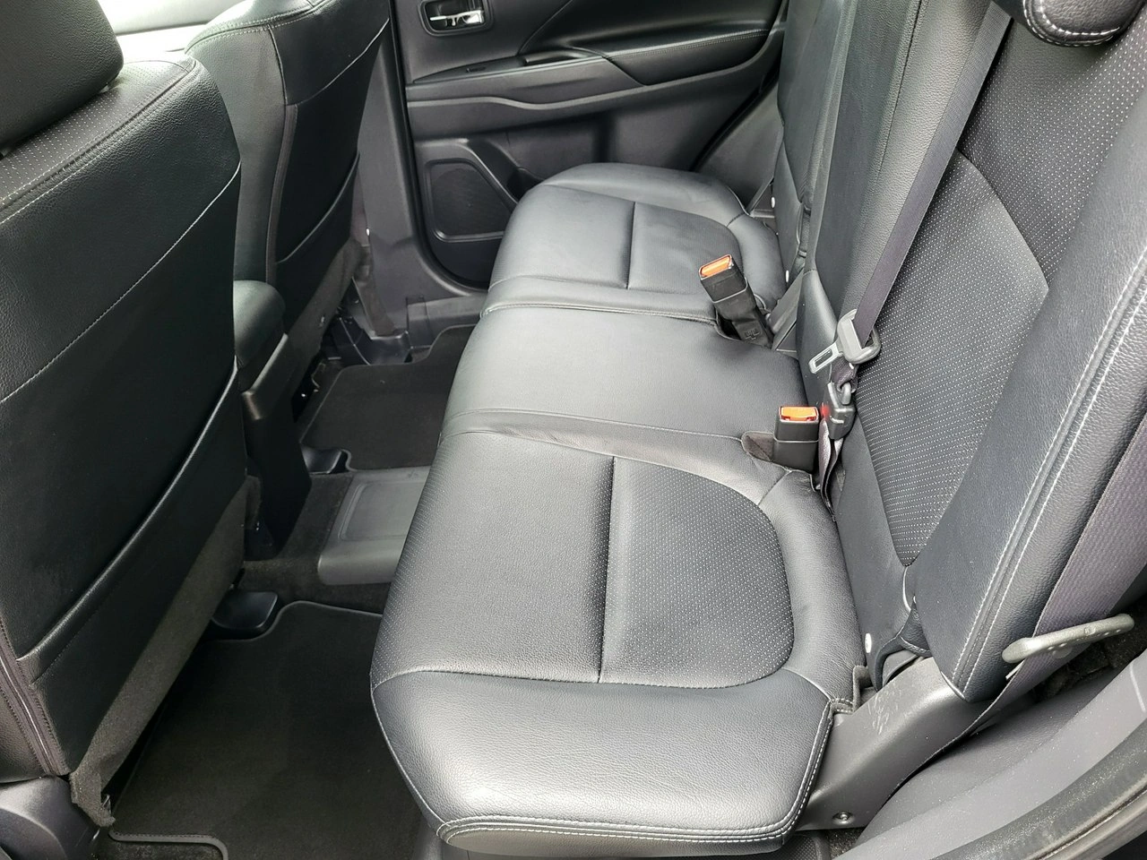 Mitsubishi Outlander - Zdjęcie 16