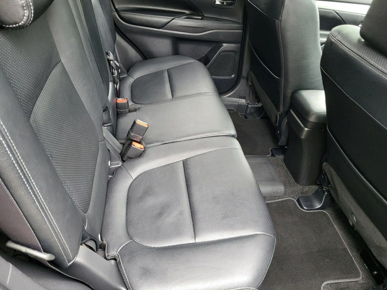 Mitsubishi Outlander - Zdjęcie 21